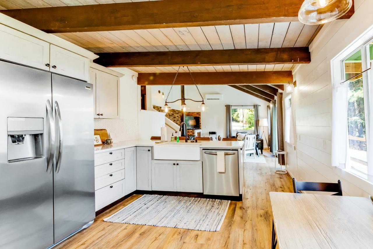 Tall Cedars Cabin By The Water Eastsound エクステリア 写真
