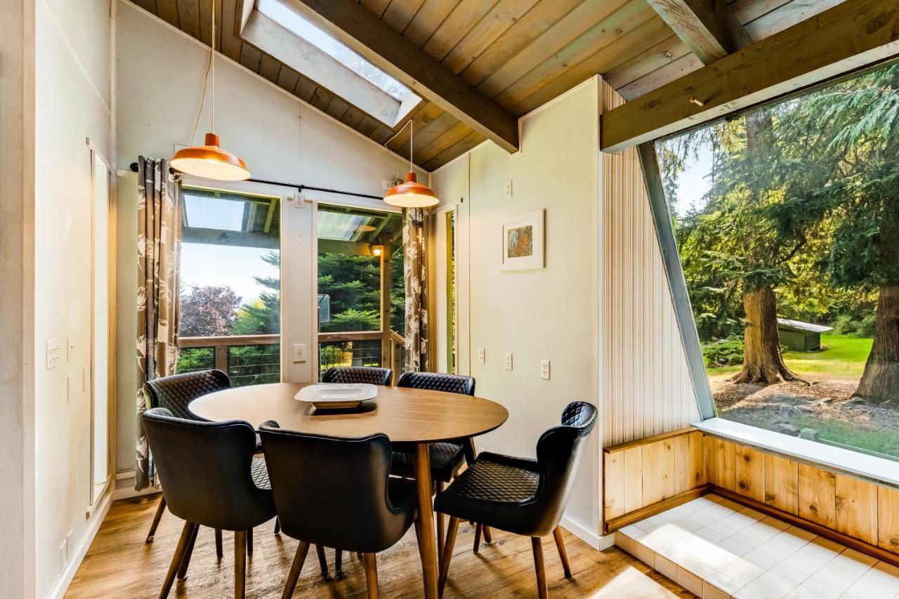 Tall Cedars Cabin By The Water Eastsound エクステリア 写真