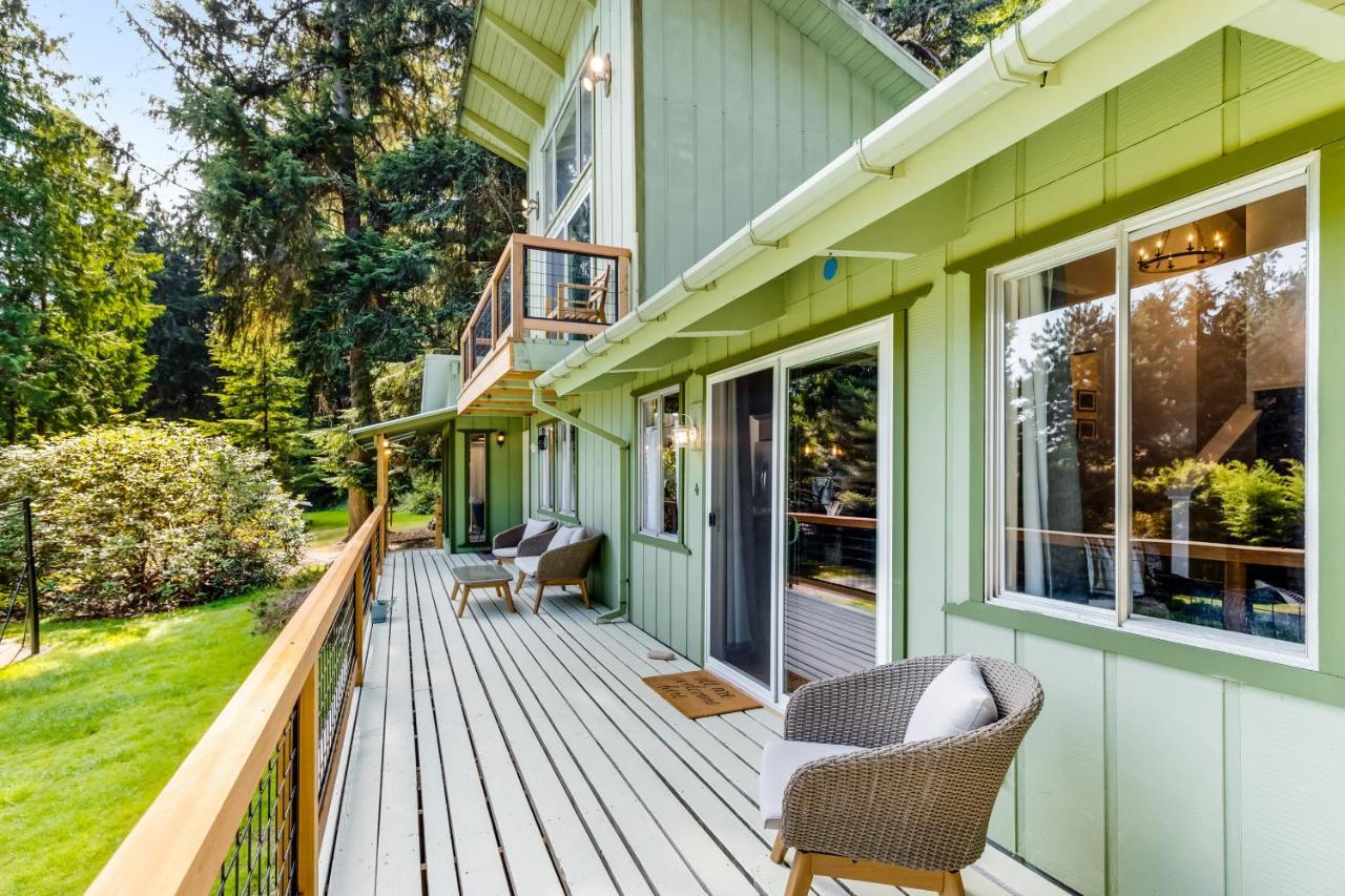 Tall Cedars Cabin By The Water Eastsound エクステリア 写真