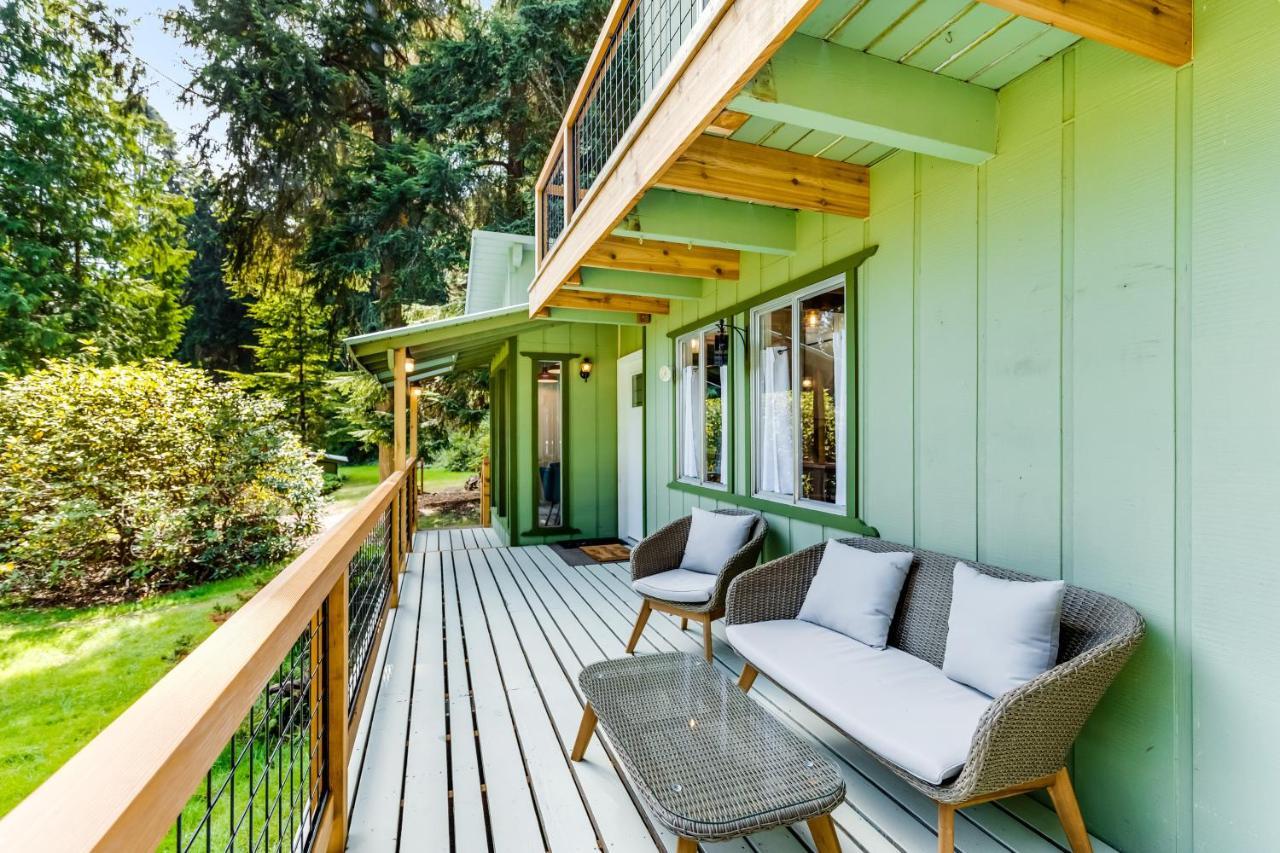 Tall Cedars Cabin By The Water Eastsound エクステリア 写真