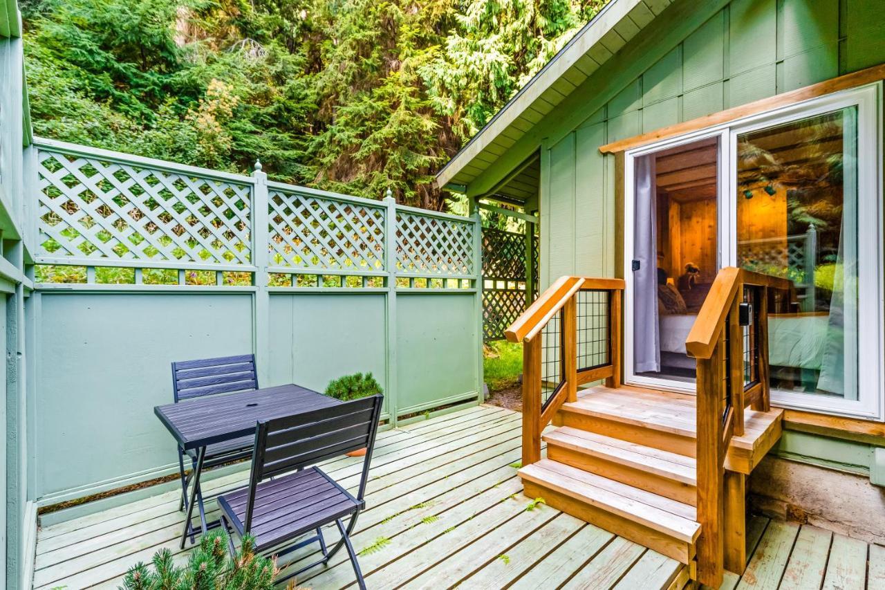 Tall Cedars Cabin By The Water Eastsound エクステリア 写真