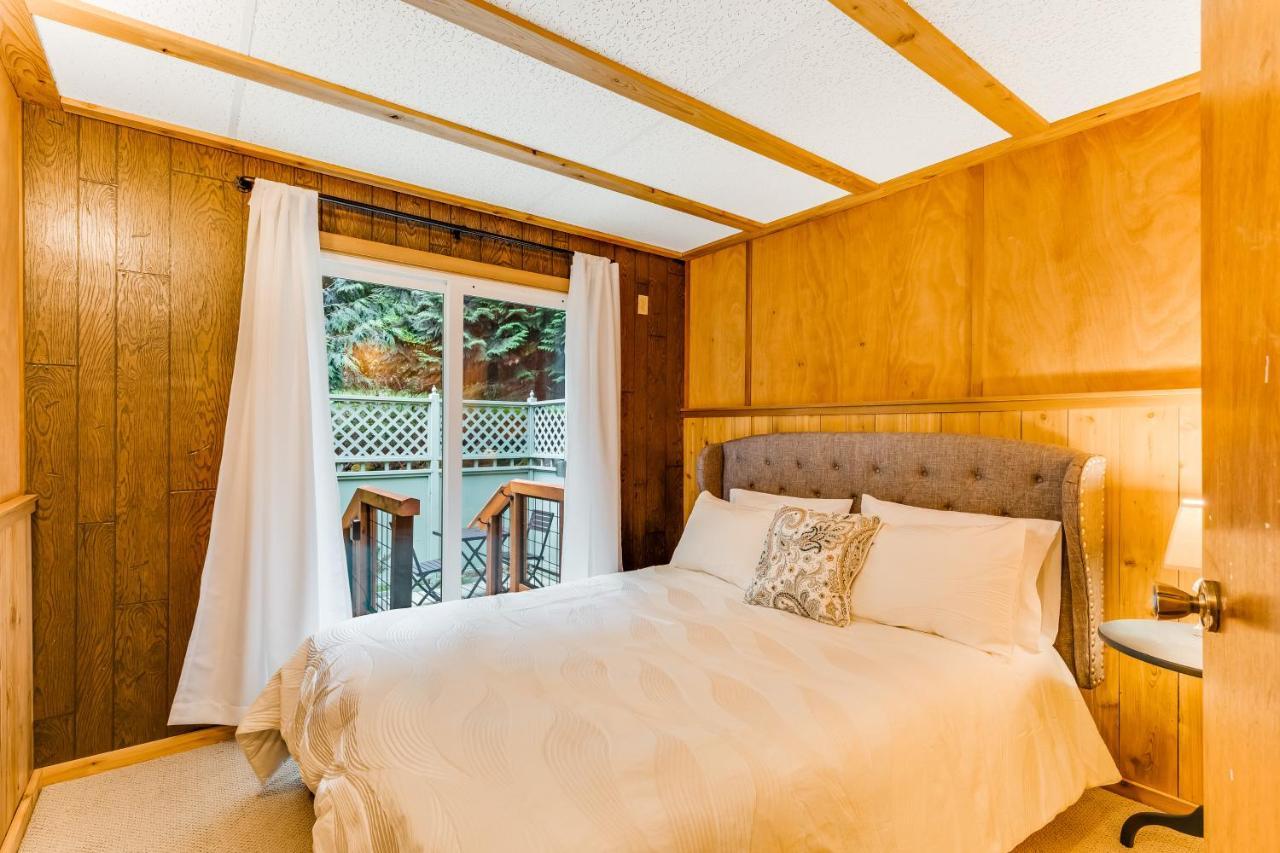 Tall Cedars Cabin By The Water Eastsound エクステリア 写真