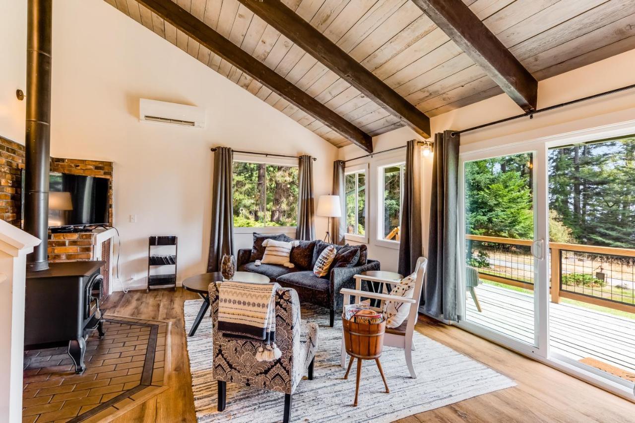 Tall Cedars Cabin By The Water Eastsound エクステリア 写真
