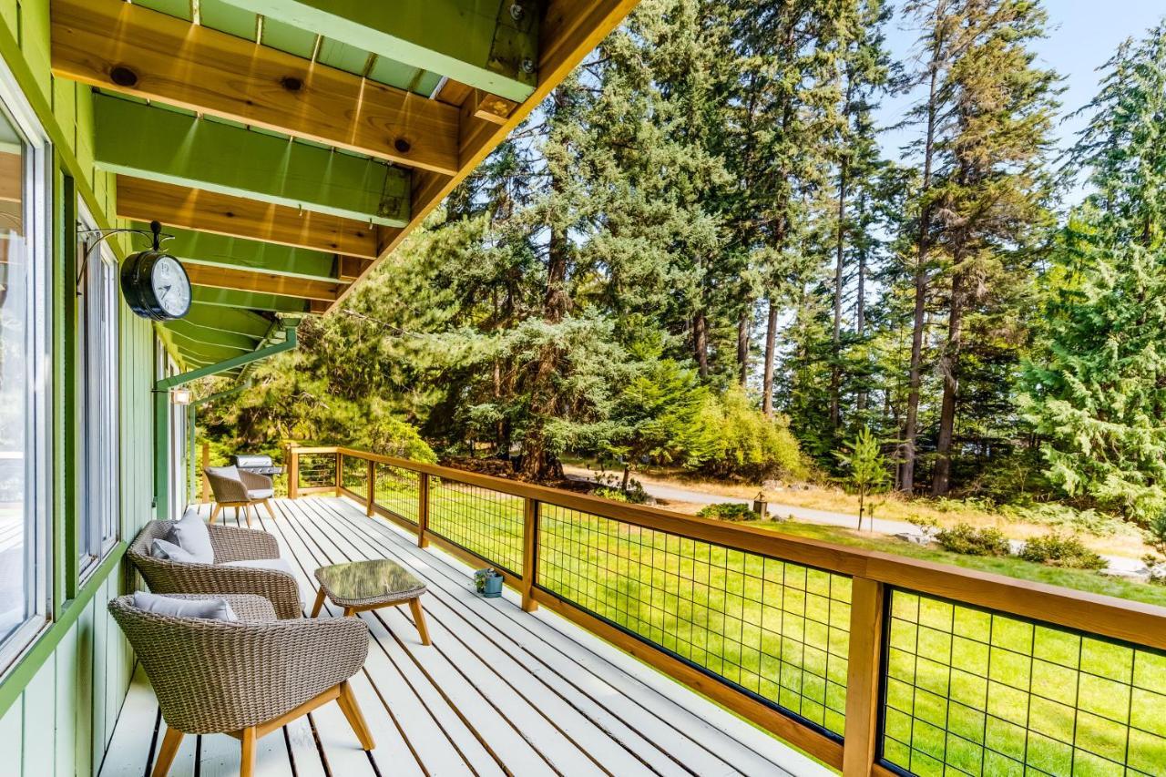 Tall Cedars Cabin By The Water Eastsound エクステリア 写真